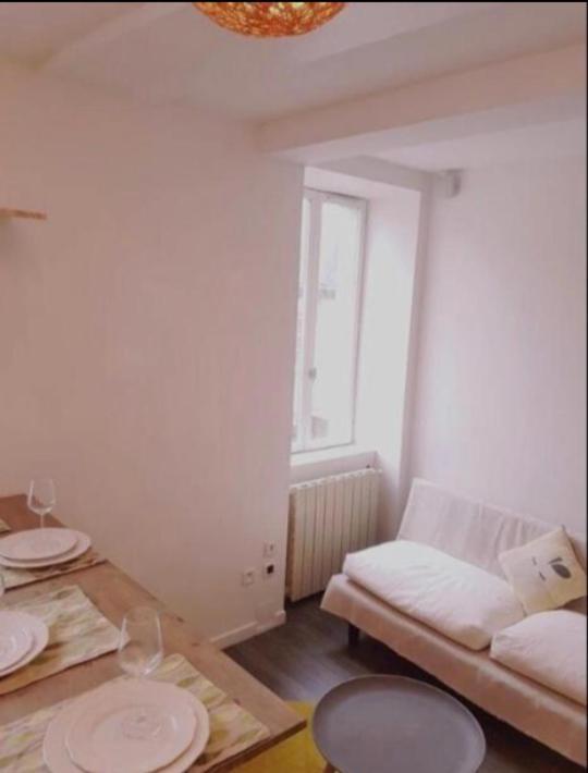 Charmant Logement A Vierzon Centre Exterior foto